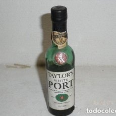 Coleccionismo de vinos y licores: ANTIGUO BOTELLÍN TAYLOR'S WHITE PORT - OPORTO