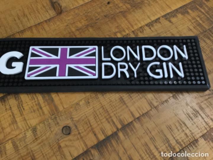Coleccionismo de vinos y licores: BULLDOG - ALFOMBRILLA DE GOMA POSAVASOS - GINEBRA INGLESA BULLDOG LONDON DRY GIN