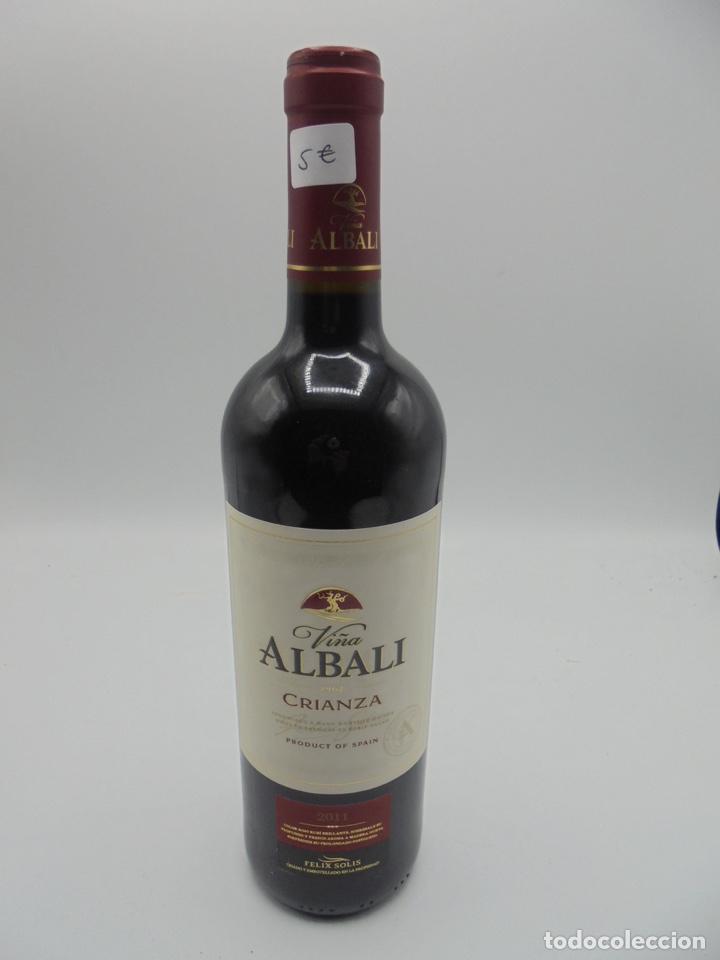 Colecionismo de vinhos e licores: BOTELLA. VINO TINTO - VALDEPE&Ntilde;AS. CRIANZA. VI&Ntilde;A ALBALI. 75 CL. 13% VOL. VER FOTOS