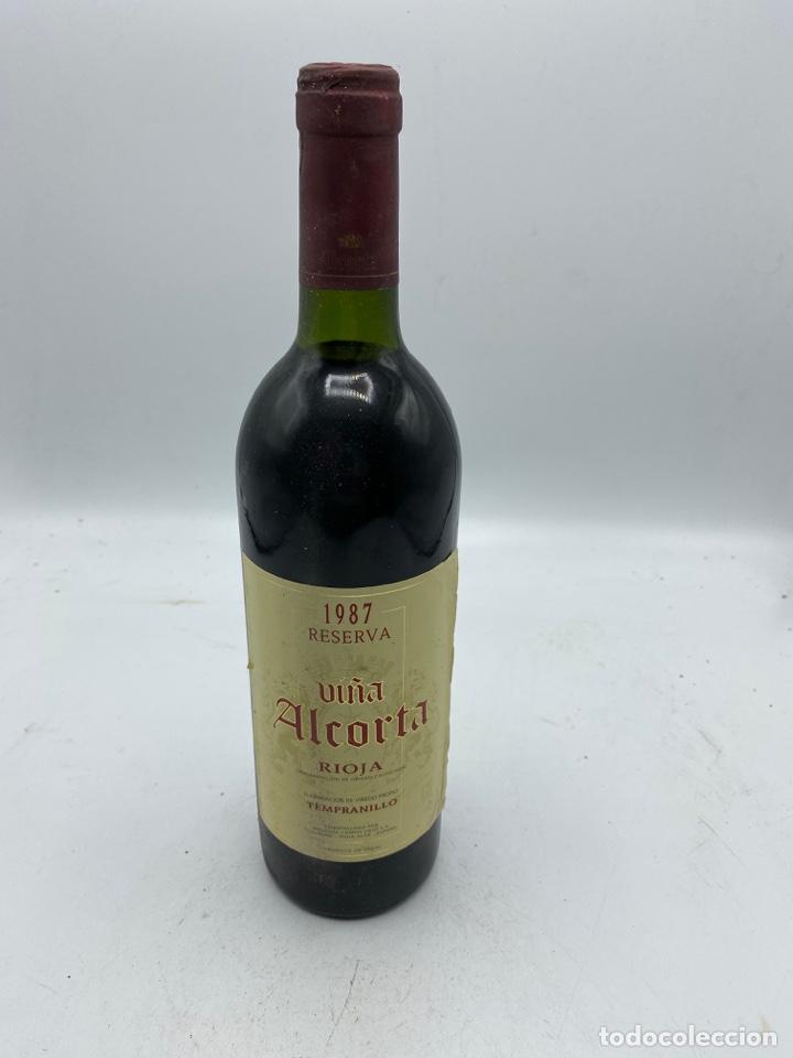 Colecionismo de vinhos e licores: BOTELLA. VINO TINTO. RIOJA. TEMPRANILLO. RESERVA 1987. VI&Ntilde;A ALCORTA. 75 CL. 12.5% VOL. VER