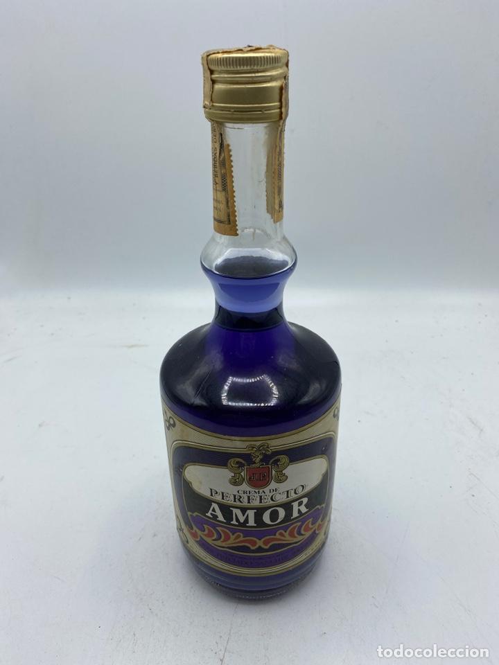 Colecionismo de vinhos e licores: BOTELLA. AMOR. CREMA DE PERFECTO. JOSE PRECIADO SANCHEZ. ALMENDRALEO. 75 CL. 25&ordm;. VER FOTOS