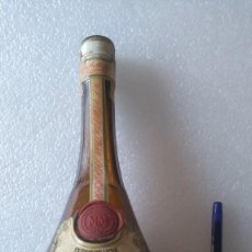 Coleccionismo de vinos y licores: BOTELLA LICOR CALISAY, VACIA. Lote 248955930