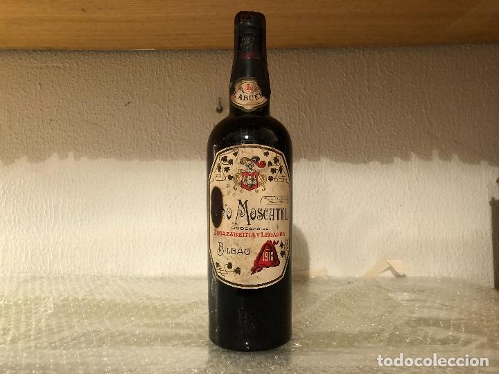 Colecionismo de vinhos e licores: ANTIGUA BOTELLA DE VINO MOSCATEL EL ABUELO BODEGAS ZUGAZABEITIA Y LEGARRA 1918