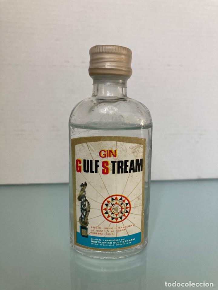 Coleccionismo de vinos y licores: Botell&iacute;n Ginebra Gulf Stream. Suiza. 10 cm.
