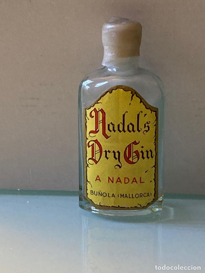 Coleccionismo de vinos y licores: Botell&iacute;n Ginebra Nadal&acute;s . Mallorca. 9 cm.