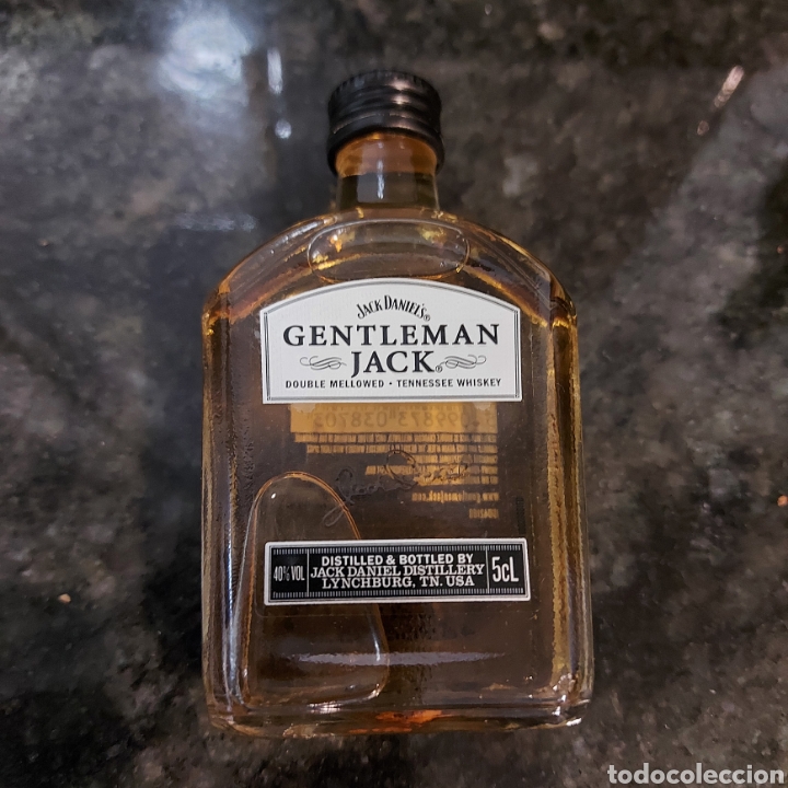 Collection of wines and liquors: BOTELLITA/BOTELLIN CRISTAL-50 ML**WHISKEY JACK DANIEL&acute;S TENNESSE GENTLEMAN JACK-5 CL -40% VOL