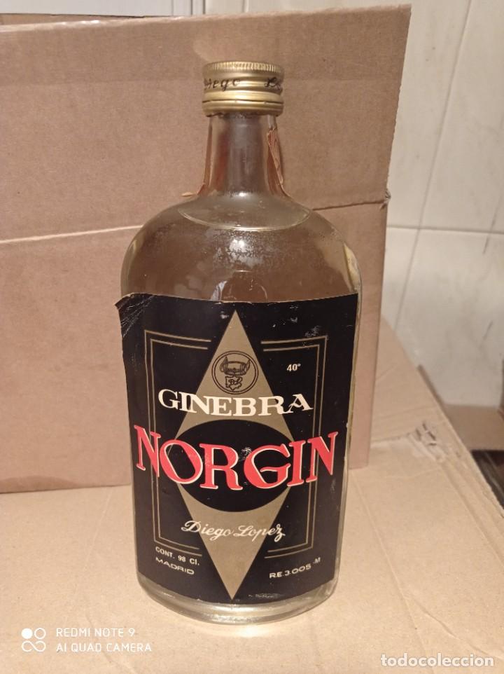 Coleccionismo de vinos y licores: Antigua botella de Ginebra Norgin llena y cerrada