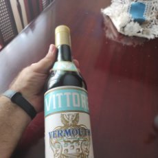 Coleccionismo de vinos y licores: ANTIGUA BOTELLA DE VERMOUTH VITTORE BLANCO - SIN ABRIR - BODEGAS VALSANGIACOMO - VALENCIA -