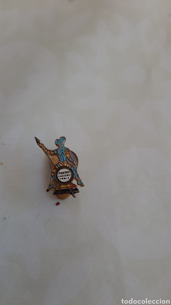 Collection of wines and liquors: RARO PIN BRANDY SANCHO SHERRY PIN INSIGNIA DE SOLAPA BUENA CONSERVACI&Oacute;N RARO ANTIGUO