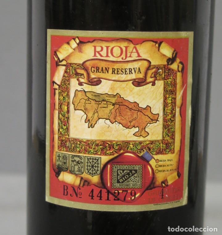 Coleccionismo de vinos y licores: BOTELLA. OLARRA. GRAN RESERVA 1970 - Foto 2
