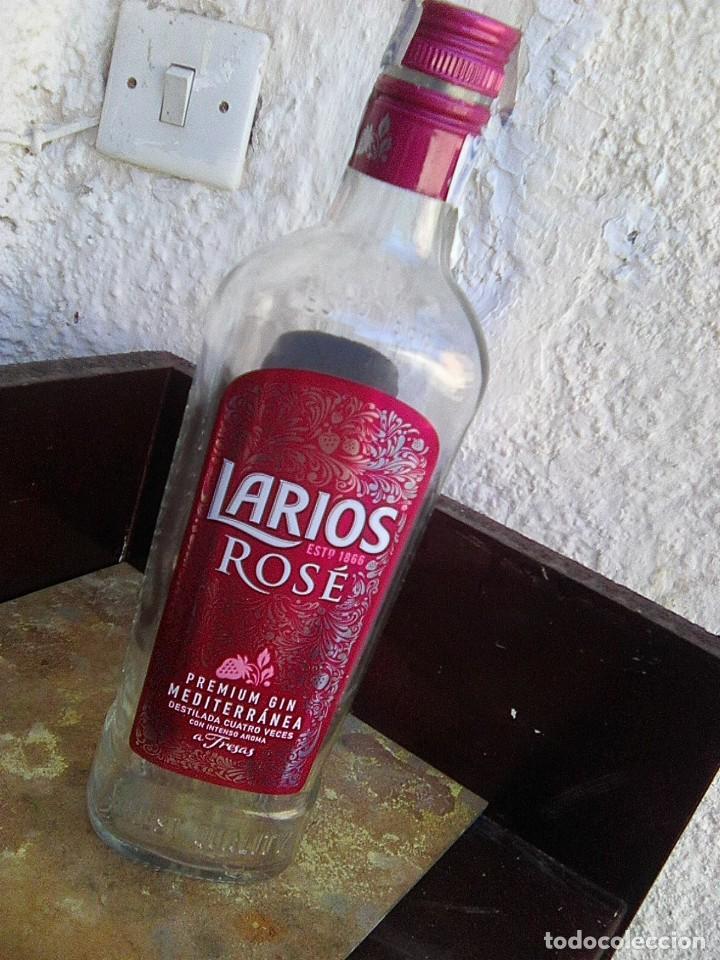 Coleccionismo de vinos y licores: Botella de ginebra gin larios rose