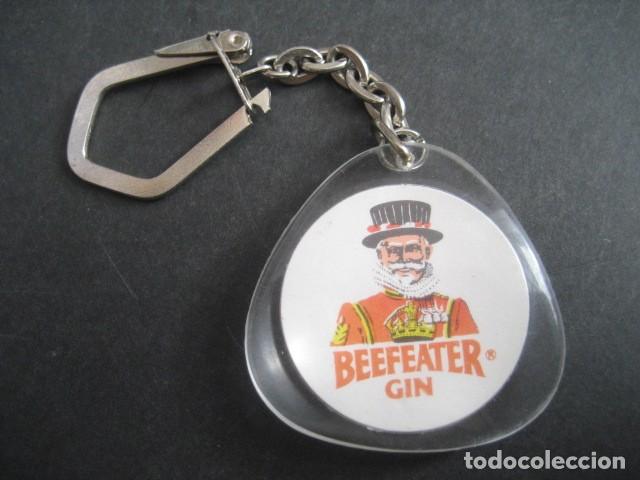 Sammlung von Weinen und Lik&ouml;ren: LLAVERO GINEBRA GIN BEEFEATER. N&ordm;1