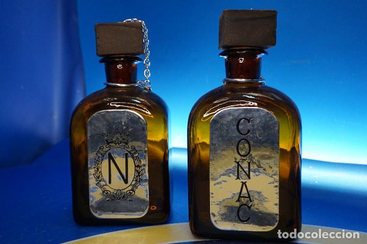 Coleccionismo de vinos y licores: Botellas Co&ntilde;ac N. Vidrio ambar y tap&oacute;n de madera y corcho. Sin usar. 1l. Aprox cada una.