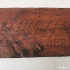 Coleccionismo de vinos y licores: ESPECTACULAR CARTEL DE MADERA DE VINO DE JEREZ. LUIS G. GORDON Y DOZ. 1896.LEER BIEN EL ANUNCIO. Lote 295049153