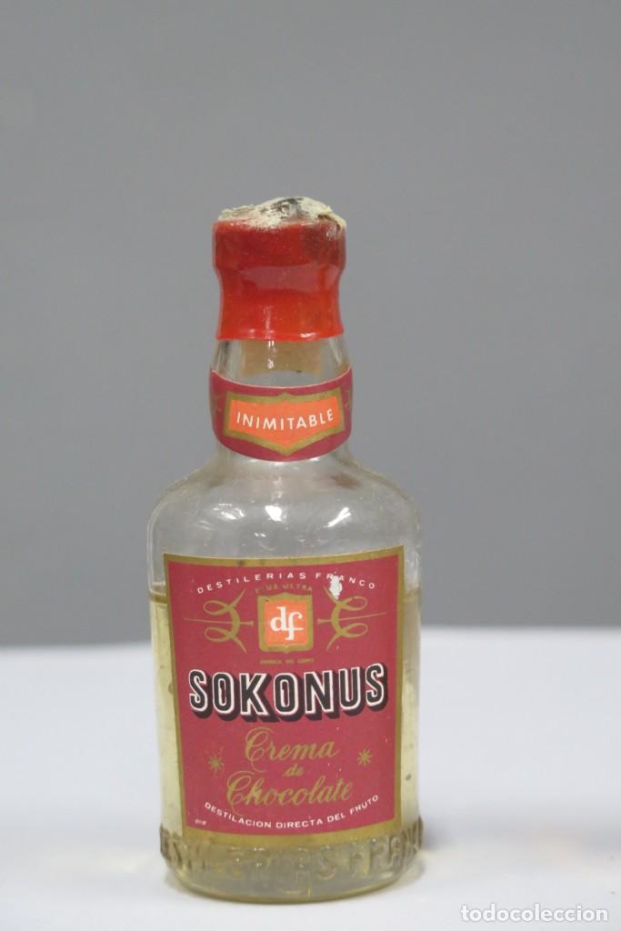 Collection of wines and liquors: BOTELLIN. SOKONUS CREMA DE CHOCOLATES