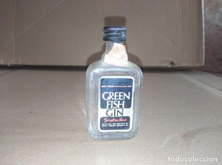Coleccionismo de vinos y licores: Botellin Green Fish gin ginebra seca