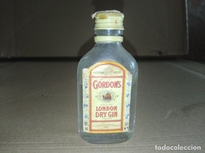 Coleccionismo de vinos y licores: botellin gordon&acute;s london dry gin ginebra