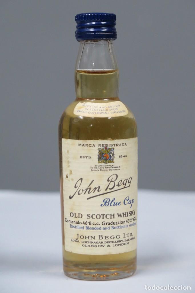Colecionismo de vinhos e licores: BOTELLIN. JOHN BEGG. BLUE CAP