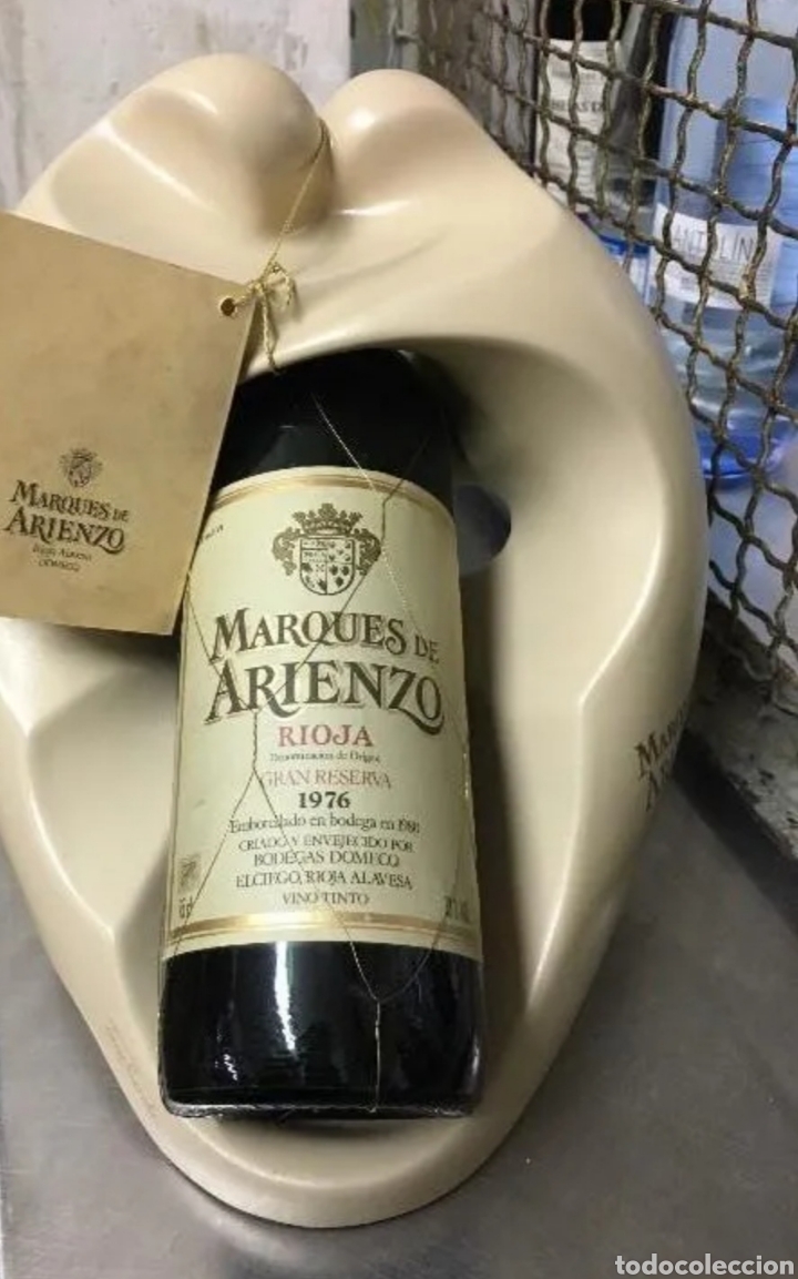 Coleccionismo de vinos y licores: Botella Rioja con expositor - Foto 4