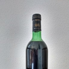 Coleccionismo de vinos y licores: VINO DE YECLA CONMEMORATIVO DE LA INAUGURACIÓN DEL AYUNTAMIENTO DEL PILAR DE LA HORADADA. Lote 297802743