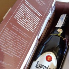 Coleccionismo de vinos y licores: RON LEGENDARIO 7 AÑOS EN CAJA BOTELLA 70CL. Lote 300208573