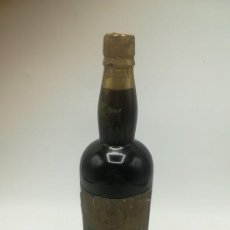 Coleccionismo de vinos y licores: BOTELLA. SUPERB OLD PORT. OSBORNE & CIA. VINHO DO PORTO. 75 CL. OPORTO. CERRADA. VER