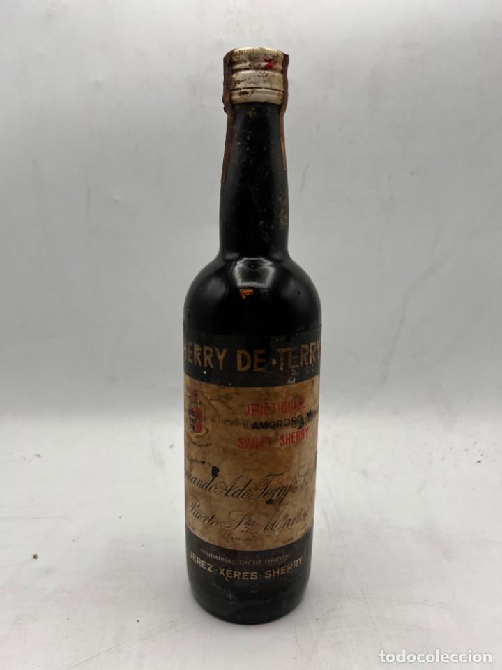 Sammlung von Weinen und Lik&ouml;ren: BOTELLA. JEREZ DULCE AMOROSO. SWEET SHERRY. FERNANDO TERRY. PTO. DE SANTA MARIA.