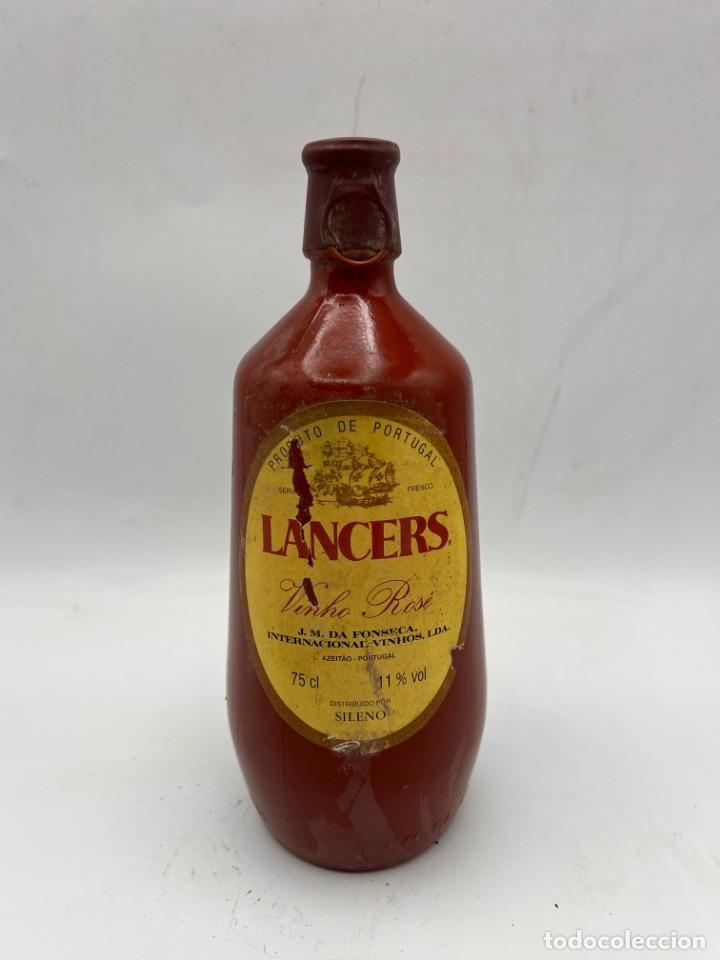Sammlung von Weinen und Lik&ouml;ren: BOTELLA. LANCERS. VINHO ROS&Eacute;. PORTUGAL. SILENO. 75 CL. VER FOTOS