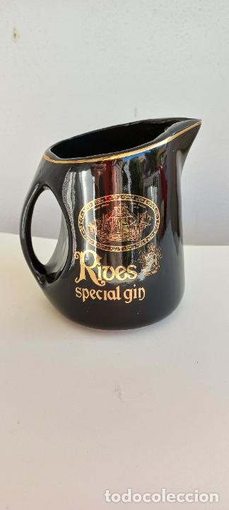 Coleccionismo de vinos y licores: JARRA DE `PORCELANA O CER&Aacute;MICA RIVES SPECIAL GIN. GINEBRA. CANECO