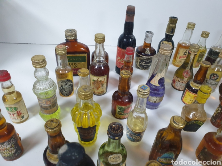 7 antiguas mini botellas botellita de licores v - Compra venta en  todocoleccion