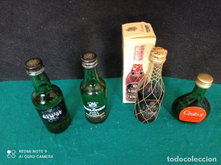 Collection of wines and liquors: CUATRO MINI BOLTELLAS DE DE LICOR