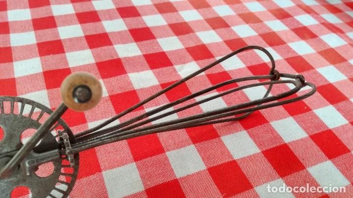 Coleccionismo de vinos y licores: BATIDOR MANUAL MARCA UARTER - Foto 13