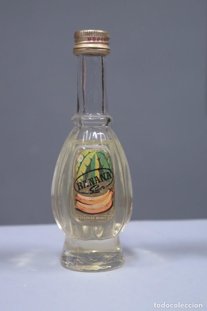 Sammlung von Weinen und Lik&ouml;ren: Botell&iacute;n. BANANA. MOREY