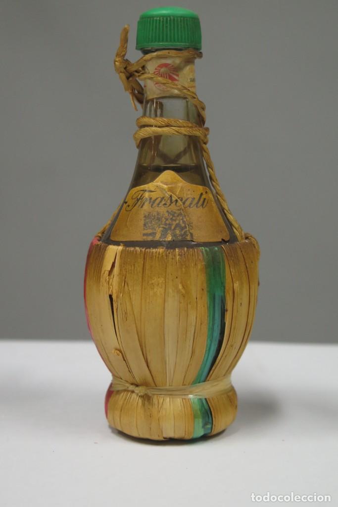 Coleccionismo de vinos y licores: BOTELLIN. FRASCATI - Foto 1