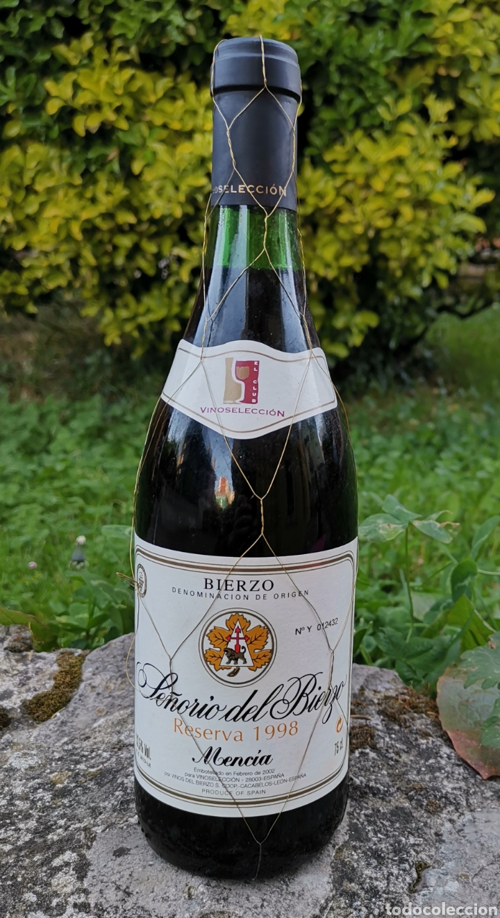 Sammlung von Weinen und Lik&ouml;ren: Botella Vino Se&ntilde;or&iacute;o del Bierzo RESERVA 1998
