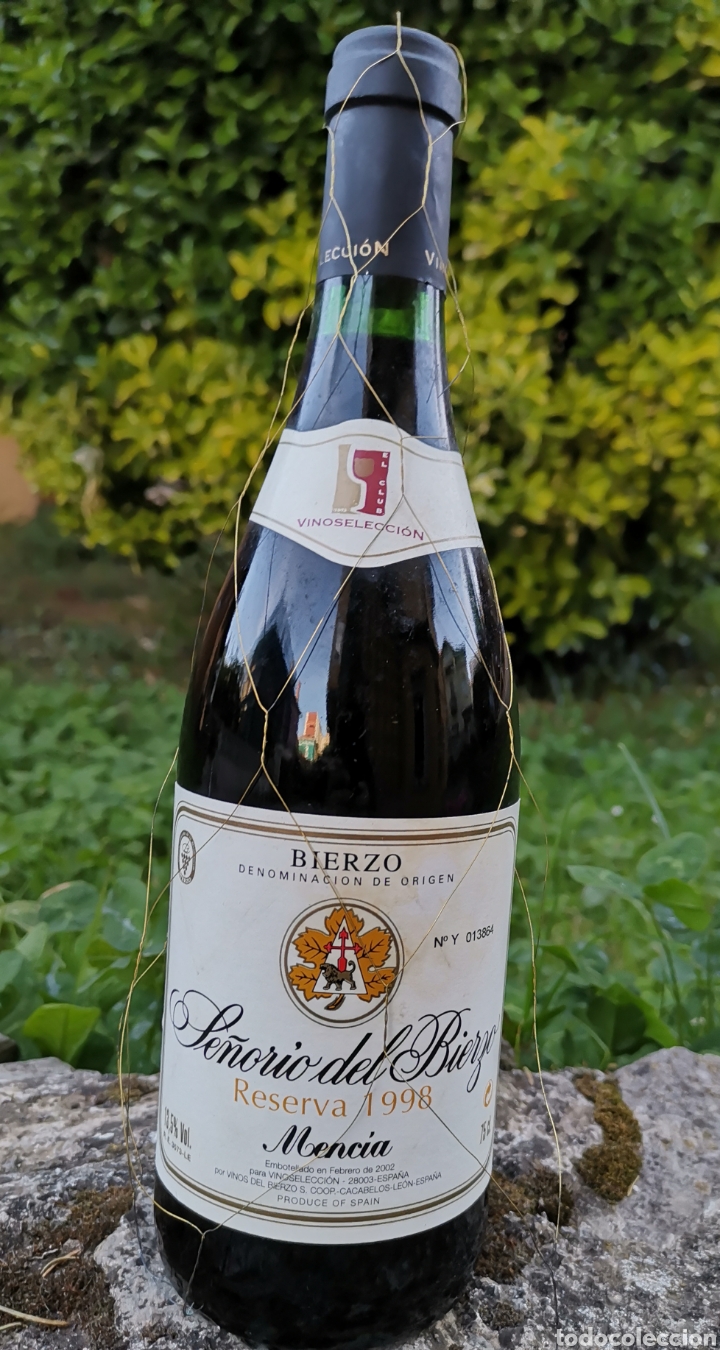 Sammlung von Weinen und Lik&ouml;ren: Botella Vino Se&ntilde;or&iacute;o del Bierzo RESERVA 1998