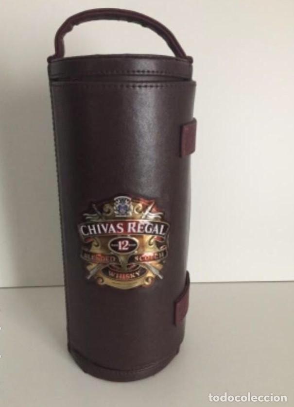 Coleccionismo de vinos y licores: ESTUCHE CUERO WHISKY CHIVAS REGAL VAC&Iacute;O 26X10CM