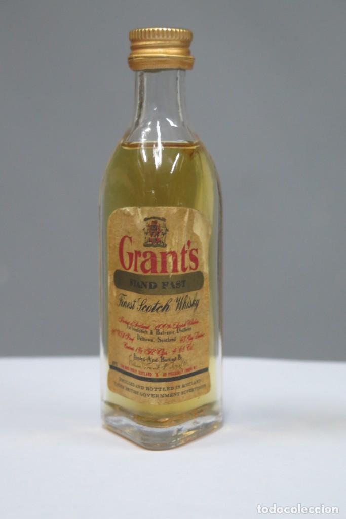 Coleccionismo de vinos y licores: BOTELLIN. GRANT&acute;S - Foto 1