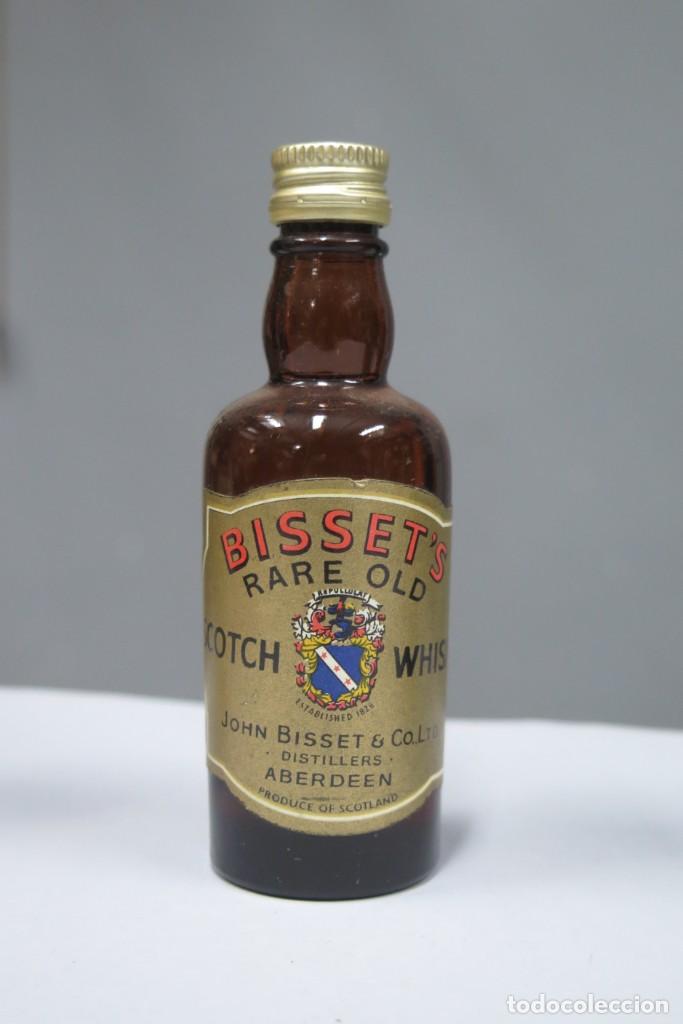 Collection of wines and liquors: BOTELLIN. BISSET&acute;S