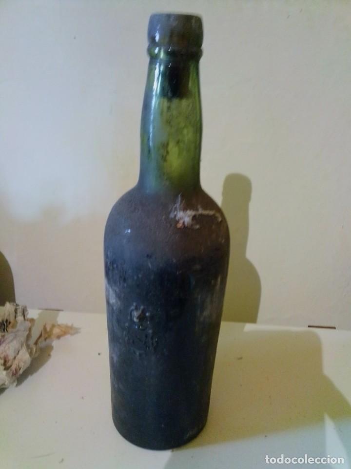 Coleccionismo de vinos y licores: Botella brandy jerez domcq Carlos i