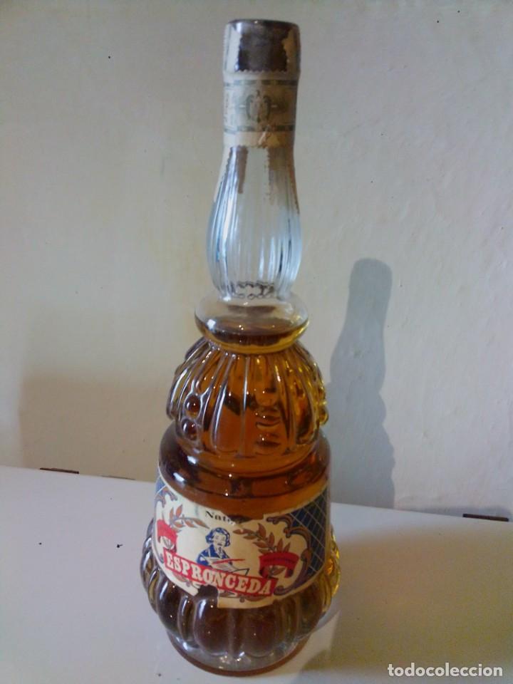 Collection of wines and liquors: Botella licor Espronceda Almendralejo