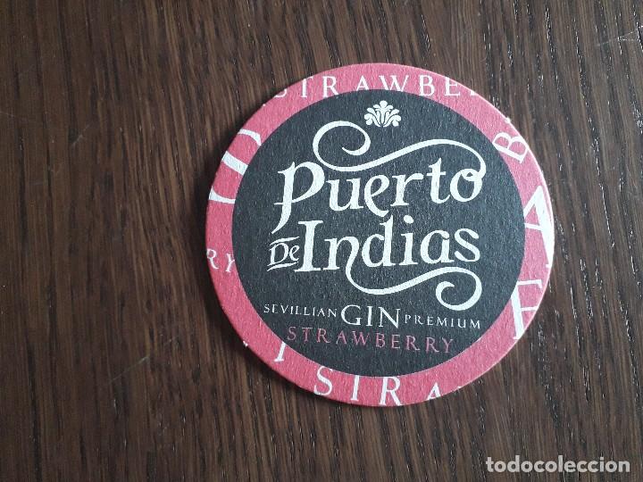 Coleccionismo de vinos y licores: posavasos de ginebra puerto de indias.