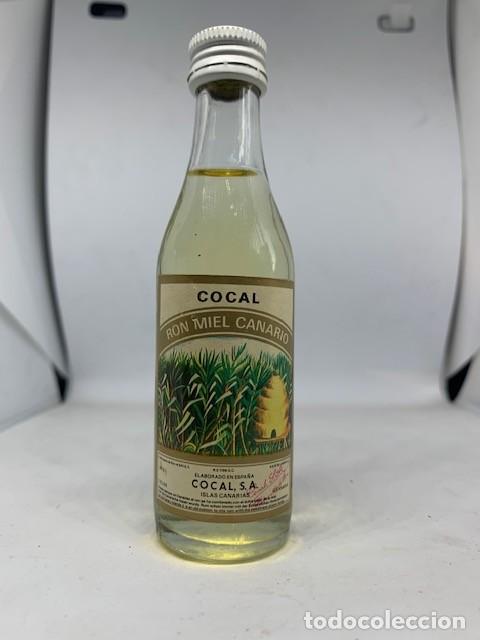 Coleccionismo de vinos y licores: botellin COCAL elaborado por COCAL licor RON MIEL