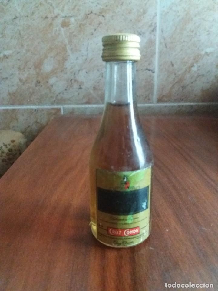 Coleccionismo de vinos y licores: botella botellin cruz conde licor montilla cordoba