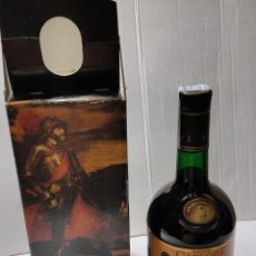 Coleccionismo de vinos y licores: BOTELLA ANTIGUA BRANDY -CARLOS I- SOLERA ESPECIAL SIN ABRIR EN CAJA ORIGINAL TIMBRE 8 PTAS AÑOS 70. Lote 349604904