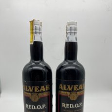 Coleccionismo de vinos y licores: 2 ANTIGUAS BOTELLAS DE VINO DE POSTRE ALVEAR RED O.P. MONTILLA. Lote 353666663