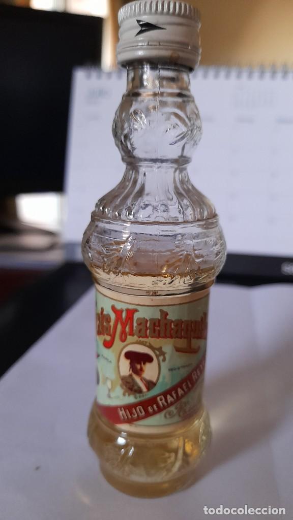 Coleccionismo de vinos y licores: ANIS MACHAQUITO ETIQUETA RECTANGULAR AZUL RUTE HIJO RAFAEL REYES PEQUE&Ntilde;A BOTELLA MINIATURA BOTELLITA
