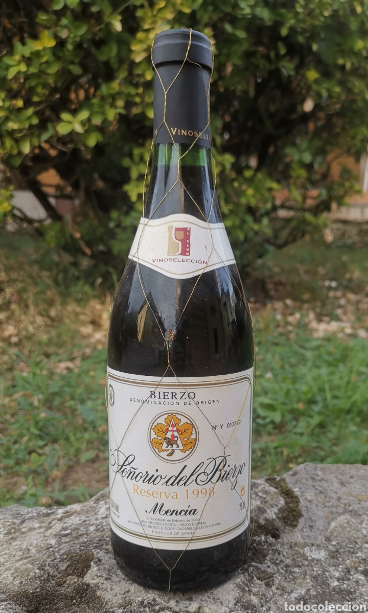 Sammlung von Weinen und Lik&ouml;ren: Botella Vino Se&ntilde;or&iacute;o del Bierzo RESERVA 1998 Leon