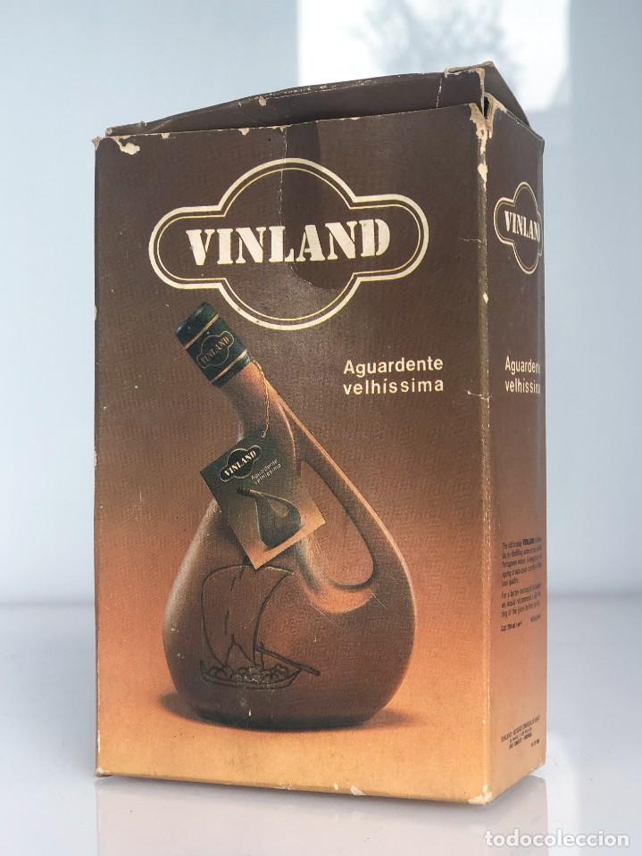 Coleccionismo de vinos y licores: Botell&iacute;n de licor - Vinland - Precintado con su caja original.
