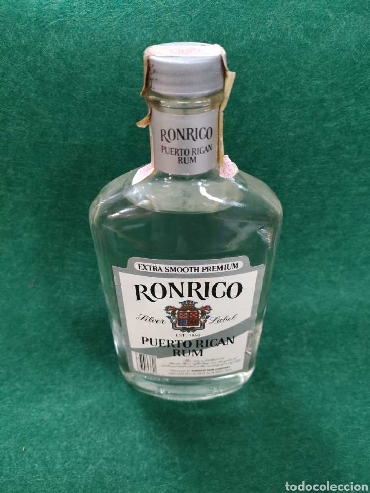 Coleccionismo de vinos y licores: Ronrico Puerto Rican Rum. Llena, con precinto. Ron Puerto Rico